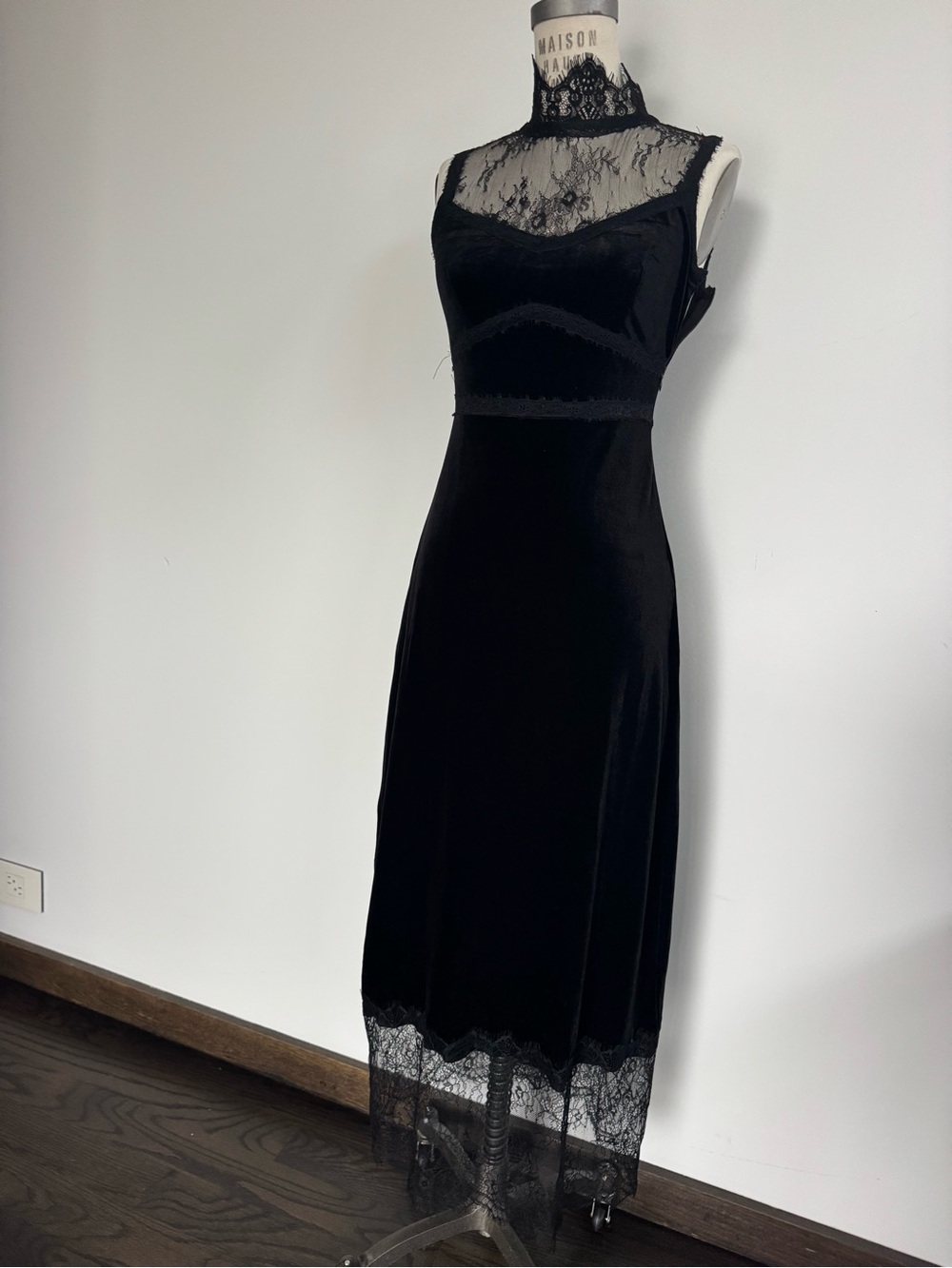 Lost + Wander Black Lace-Trim Velvet Maxi Dress
